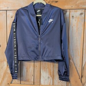 Nike Air Lightweight Crop Loose Fit Jkt.  NWT.  SMALL. $75 NEW